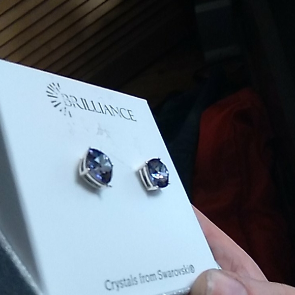 Brilliance earrings witb Swarovski Crystal's. - Picture 2 of 3